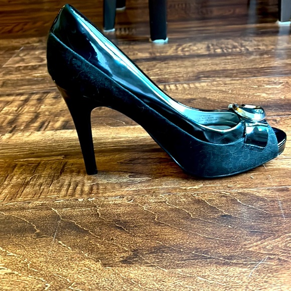 Guess Open Toe High Heels - Picture 4 of 9